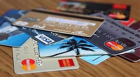 is it smart to have credit cards with same bank|can multiple credit cards be used.